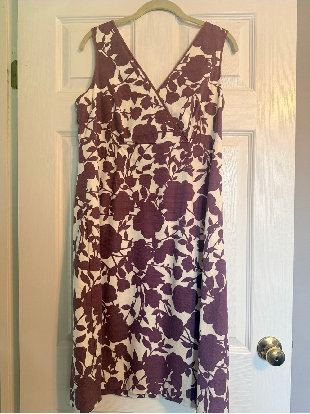 Ben Sherman Sleeveless V-Neck Floral Midi Dress in Plum and Cream